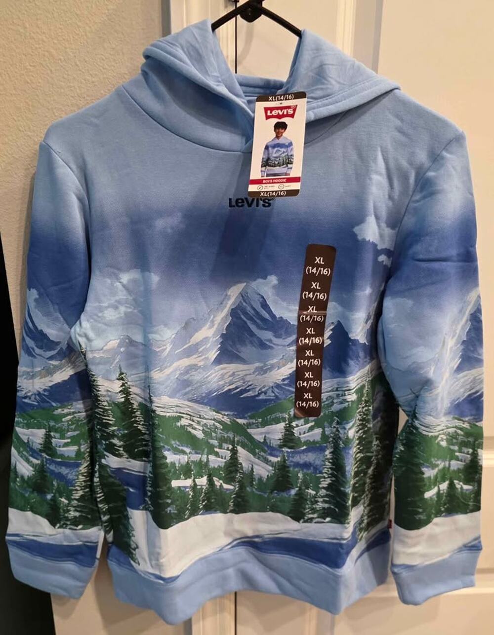 NWT Levi's Boys Hoodie - Size XL (14/16)